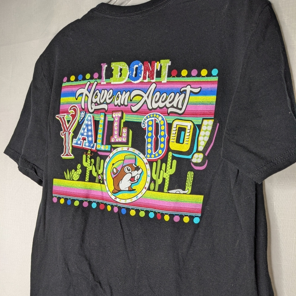 Buc-ees "I don't have an accent y'all do" Black Graphic Beaver Logo Tee Sz Med - Picture 3 of 6